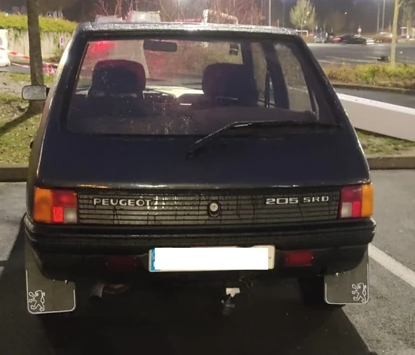 Mudflap logosu Peugeot 205 (Plastik Aparattır!!!)