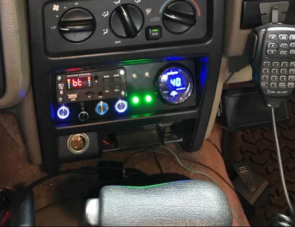 Byr Jeep Grand Cherokee ZJ Anahtar Paneli VIC/GDM Panel (Sadece Plastik Aparattır!!!) 3D - 3