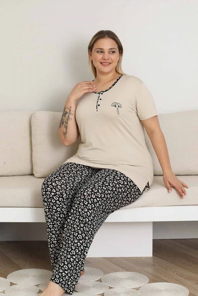 Kadın Desenli Bisiklet Yaka 3 Düğmeli Yırtmaç Detaylı Büyük Beden Viskon Kısa Kol Pijama Takımı - 3