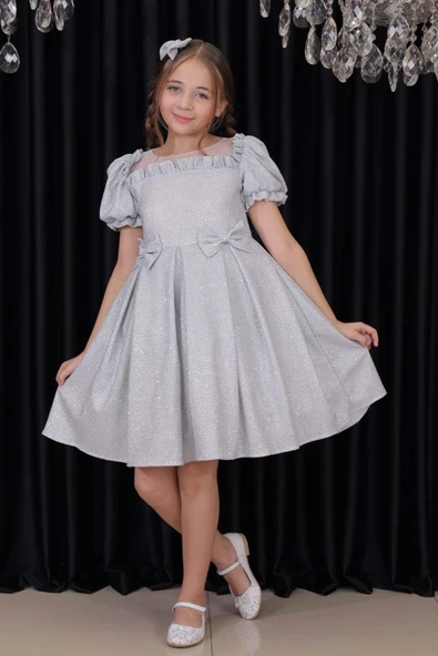 Kız Çocuk Kare Yaka Şeffaf Tüllü Omuzları Fırfırlı Beli Fiyonk Detaylı Üzeri Simli Gri Abiye - Resim 2