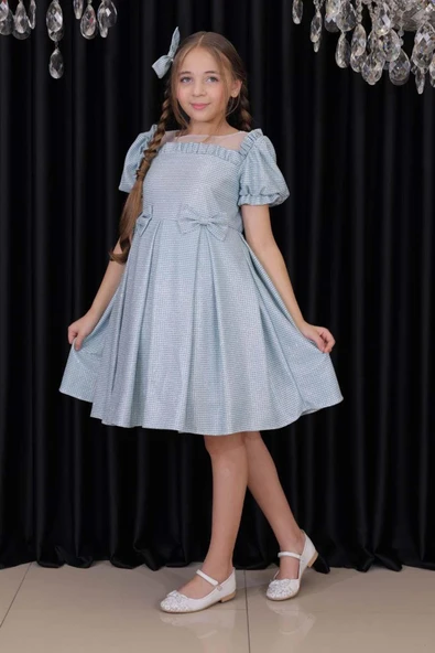 Kız Çocuk Kare Yaka Şeffaf Tüllü Omuzları Fırfırlı Beli Fiyonk Detaylı Üzeri Simli Mavi Abiye ürün görseli