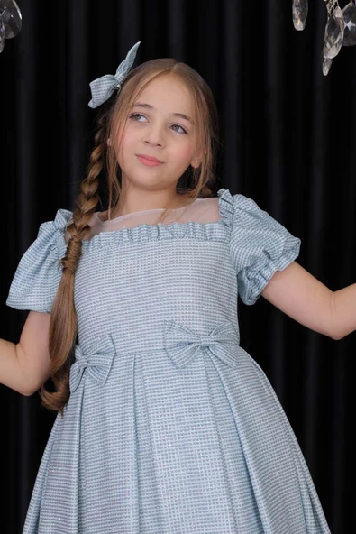 Kız Çocuk Kare Yaka Şeffaf Tüllü Omuzları Fırfırlı Beli Fiyonk Detaylı Üzeri Simli Mavi Abiye - Resim 2