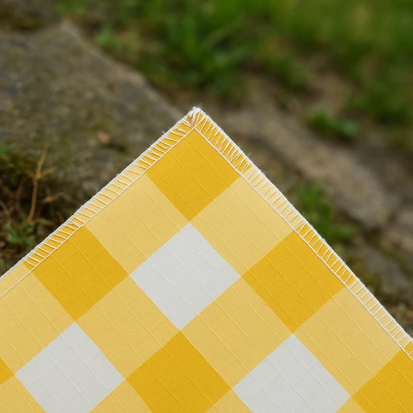 Kendinden Çantalı Sarı Ekose Piknik Örtüsü 150x150 cm Taşınabilir Cırtlı Piknik Matı, Taşıma Kordonlu, İnce Katlanabilir Örtü - 3