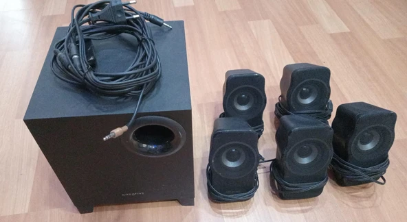 CREATİVE A520 5+1 SES SİSTEMİ ( KABLOLARI YENİLENMİŞ - SAĞLAM )