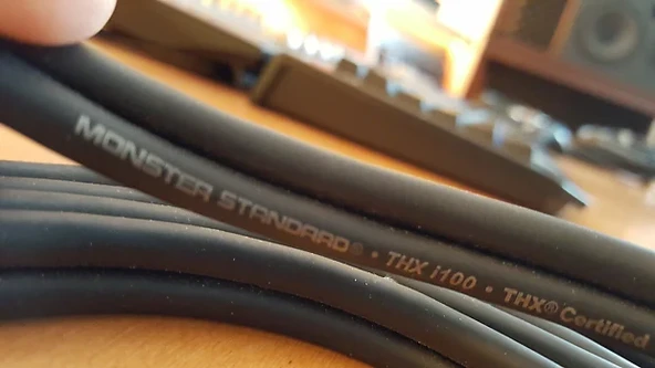 2 .EL Monster THX-i100 stereo RCA Cable 110 cm - 2