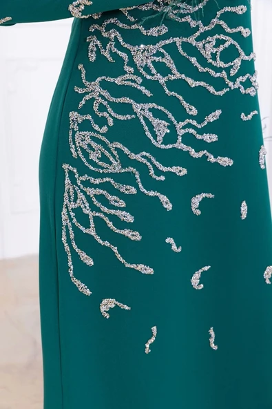 Taş Desenli ve Tüylü Kol Detaylı Abiye Elbise 2747-Zümrüt Yeşili - Resim 4
