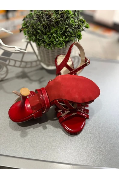 SUNA RUĞAN KIRMIZI 5 BANT TANGO, DANS VE ABİYE AYAKKABISI 8,5 CM 13 PONT TOPUK BOYU - Resim 4