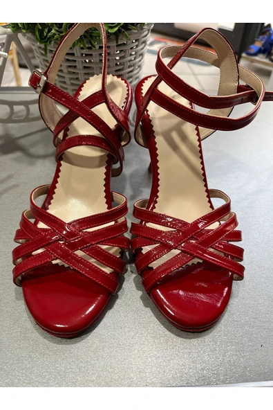 SUNA RUĞAN KIRMIZI 5 BANT TANGO, DANS VE ABİYE AYAKKABISI 8,5 CM 13 PONT TOPUK BOYU - Resim 6