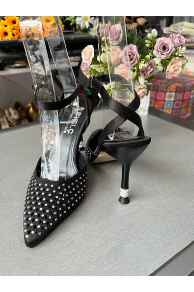 BYSLÇ SHOES SİYAH SATEN TAŞLI ARKASI AÇIK STİLETTO YENİ SEZON -