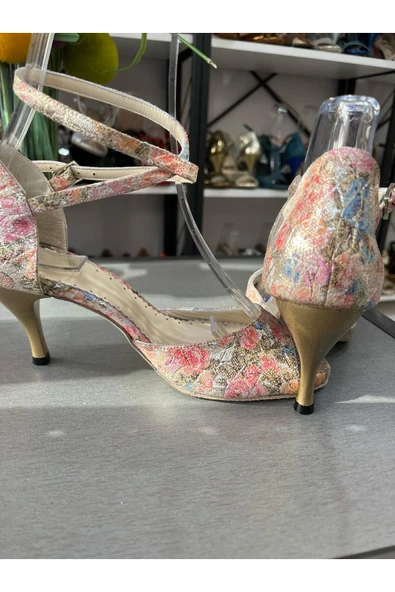 bitangosu BAHAR ÇİÇEKLERİ DESENLİ KAPALI TOPUK TANGOS-DANS VE SALON AYAKKABISI 7 CM (11PONT) TANGO TOPUK - Resim 4