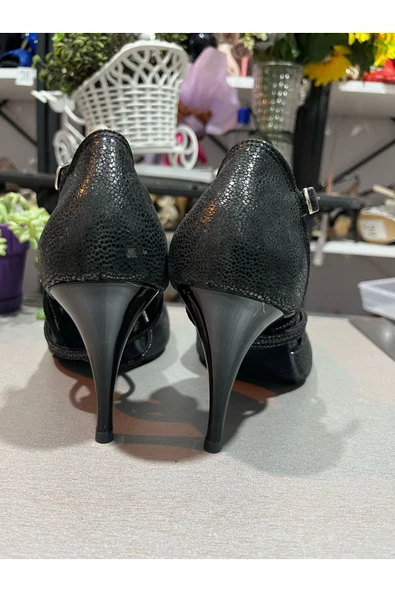 SUNA KAPALI BURUN PARLAK SİYAH TANGO DANS VE ABİYE AYAKKABISI - Resim 5