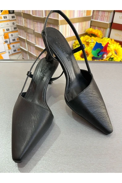 Park Moda SİYAH 6 CM KADEH TOPUK SİMETRİ SİVRİBURUN ARKASI AÇIK KADIN TOPUKLU AYAKKABI
