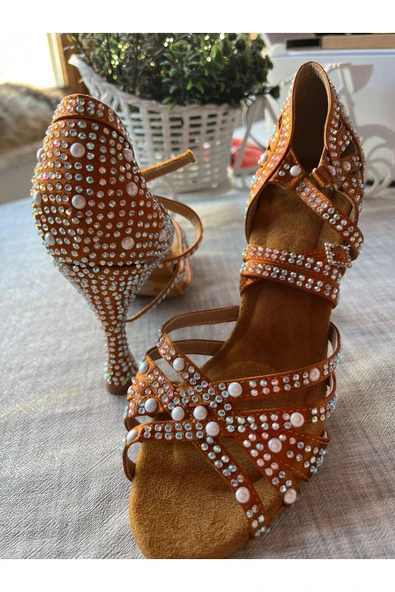 SUNA BEYAZ İNCİLİ SALSA, BACATA, TANGO, DANS AYAKKABISI 8,5 CM TOPUK ürün görseli