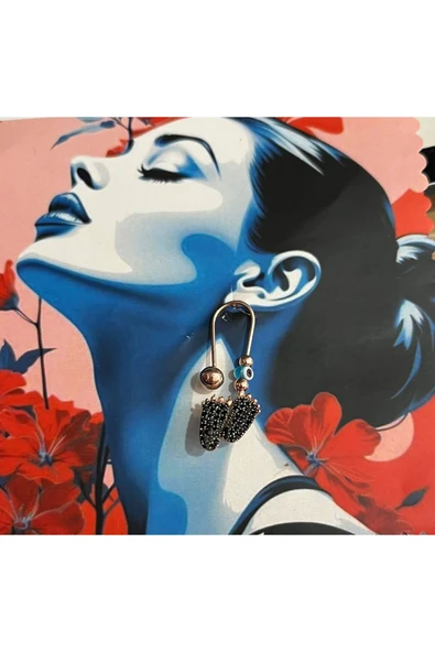 SUNA BEBEĞİMİNAYAKLARI SİYAH MİNİ TAŞLI GÜMÜŞ KÜPE-KUTULU