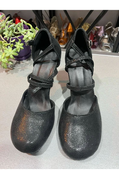 SUNA KAPALI BURUN PARLAK SİYAH TANGO DANS VE ABİYE AYAKKABISI - Resim 3