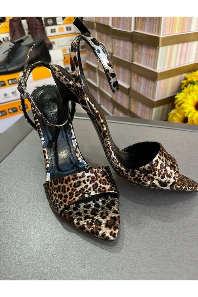 Park Moda 2025 TOP MODEL LEOPAR RUĞAN KELEBEK 10 CM TOPUKLU AYAKKABI MUHTEŞEM GECE-GÜNDÜZ - 1