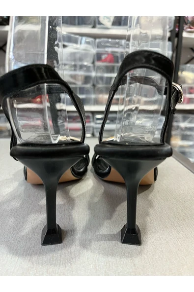 MİSS PARK MODA KARE TABANLI TEK TAŞLI BİLEKTEN TEK BANTLI ÇOK RAHAT KADEHTOPUK KADIN AYAKKABI - 4