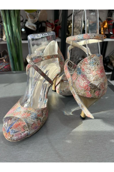 bitangosu BAHAR ÇİÇEKLERİ DESENLİ KAPALI TOPUK TANGOS-DANS VE SALON AYAKKABISI 7 CM (11PONT) TANGO TOPUK - Resim 5