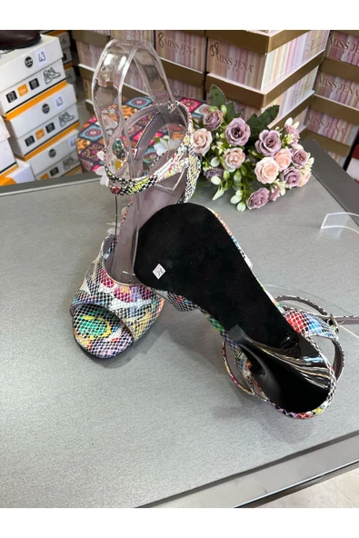 SUNA ÇOKRENKLİ PETEK DESENLİ KELEBEK MODEL TANGO, DANS VE SALON ABİYE AYAKKABISI 8,5 CM TOPUK BOY - 3