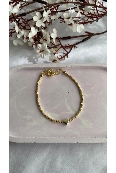 Kalp Detaylı Altın Kaplama Dorika Bileklik ürün görseli