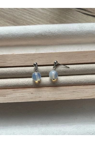 8 mm opal taşı gümüş kaplama top küpe ürün görseli
