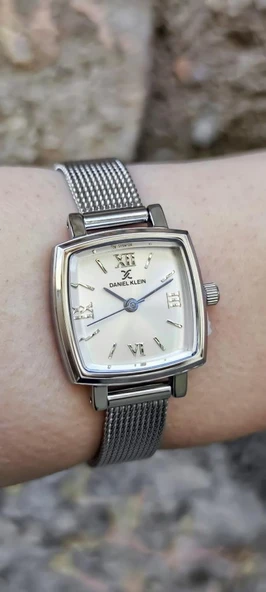 Daniel Klein DKE.1.10844 Hasır Kordon Romen Rakamlı Kare Kadran Kadın Kol Saati - Resim 2