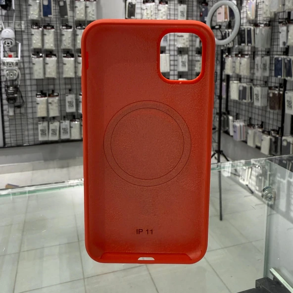 iPhone 11 MagSafe Yumuşak Silikon Kılıf – Lansman İçi Kadife Dokulu, Kablosuz Şarj Destekli Turuncu - 2