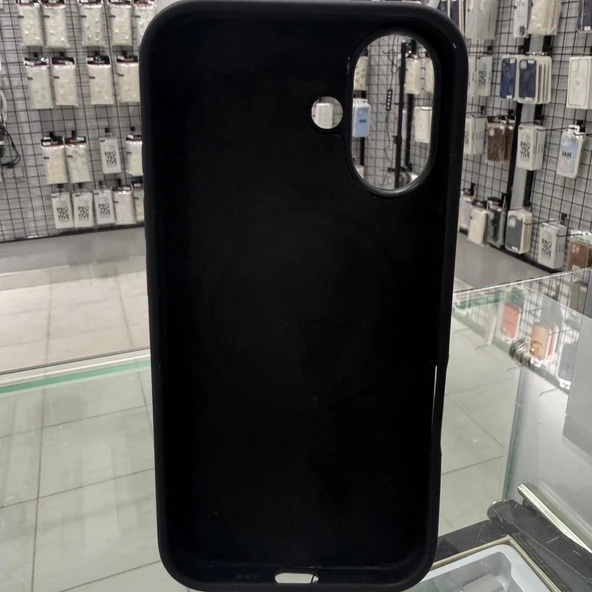 iPhone 16 MagSafe Yumuşak Silikon Kılıf – Lansman İçi Kadife Dokulu, Kablosuz Şarj Destekli Siyah - 2