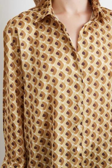 Geometrik Desenli Saten Gömlek Bej - Resim 4