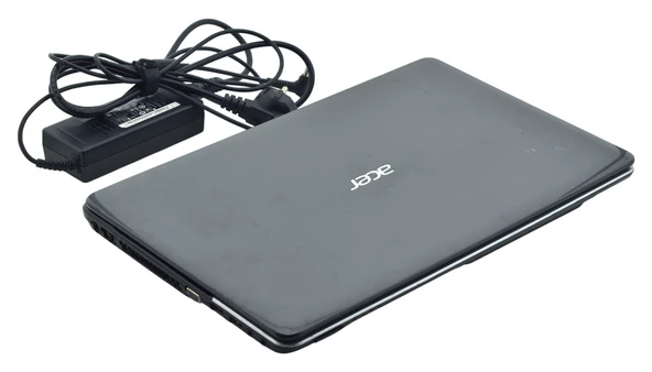 2.EL Acer E1 571G-53234G50MNKS 15,6" Notebook