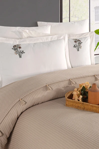 Newhome Çift Kişilik Saçaklı El Nakışlı %100 Pamuk Lüx Pike Takımı Kapiçino