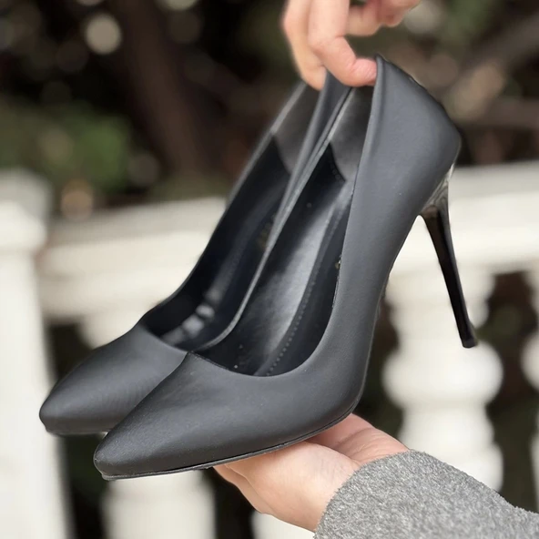 Hillar Siyah Saten Stiletto Ayakkabı - Resim 4