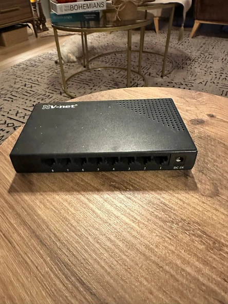 V-net 0108-PB 8 Port 10/100 Fast Ethernet Switch 2.el kullanılmış