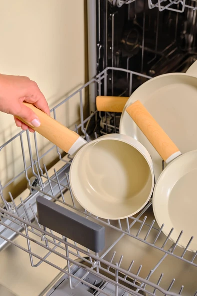 Swiss Crystal Almond Cream İndüksiyon Tabanlı Sosluk 18 Cm - 6