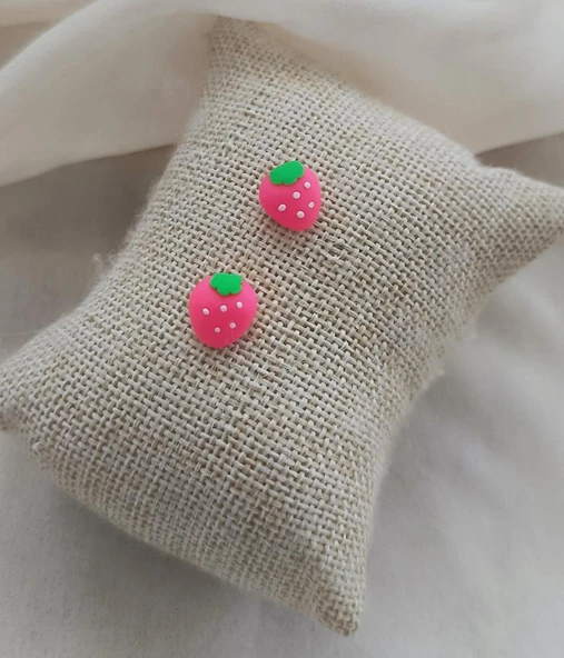 Küpe Çilek Meyve Minik Küpe Kadın Genç Kız Bebek  küpesi Takı Aksesuar ürün görseli