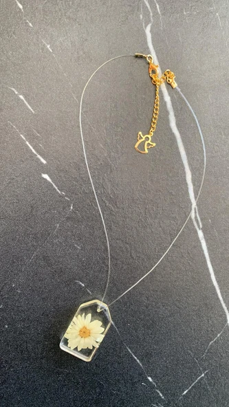 Kurutulmuş Sarı Papatya Kare Çerçeve Şekilli Melek Gold Aksesuarlı Misinalı Şeffaf Epoksi Kolye - 8