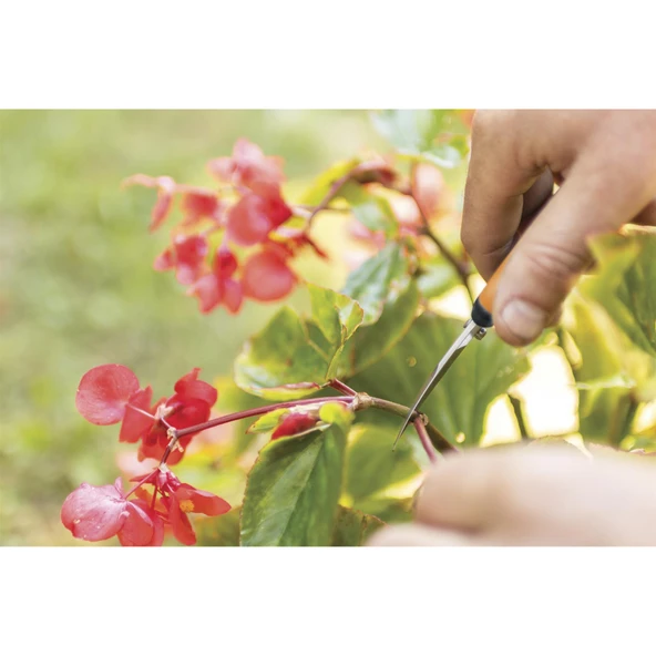 Fiskars 1063325 Bitki Ve Hasat Makasi Egik Uclu Sp160 - 2