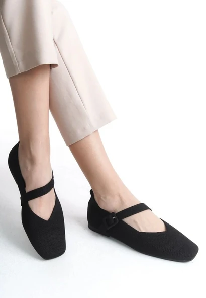 Feles Küt Burun Kemer Detaylı Kadın Babet Ayakkabı ürün görseli