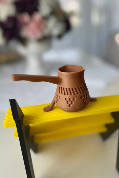 Dekoratif Oturan Cezve Figürü - Türk Kahvesi Temalı Masaüstü Süs ( 10 cm) - 3