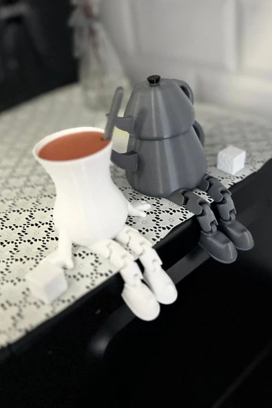 Çay Seti Demlik ve Bardak Dekoratif Figür Seti + 2 Adet Şeker Dahil