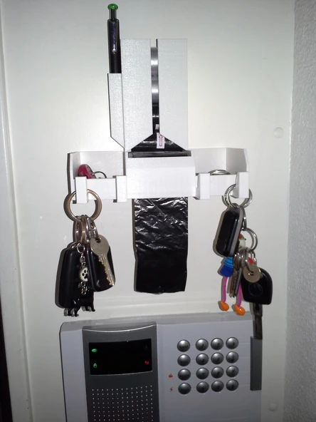 Anahtar Tutucu ve Doggie Çanta Kaka Dispenser (Plastik Aparattır!!!)