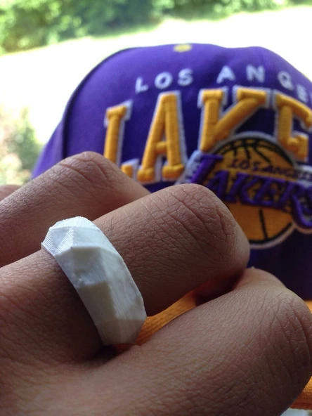 Byr Düşük Poli Yüzük (Plastik Aparattır!!!) 3D ürün görseli