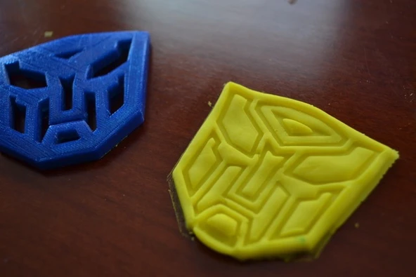 Transformers Logo Kesici (Plastik Aparattır!!!)