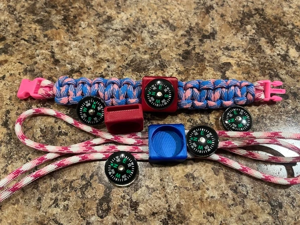 Byr Paracord Bilezik Pusulası (Plastik Aparattır!!!) 3D ürün görseli