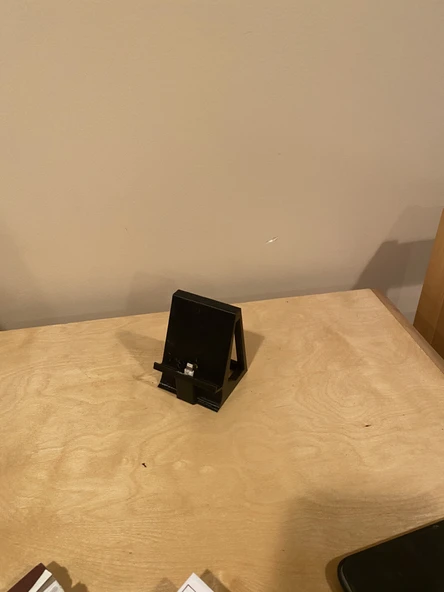 Sesi güçlendirmek için hoparlör kesitli ve kavisli tabanlı iPhone 5 veya iPad Mini Stand. (Plastik Aparattır!!!) - 2