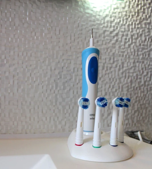Byr OralB Braun elektrikli diş fırçası desteği (4 başlıklı versiyon) - Elektrikli diş fırçası desteği (Plastik Aparattır!!!) 3D