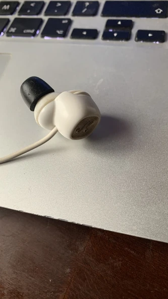 Marshall Minor 2 kulaklık için kulak adaptöründe. (Plastik Aparattır!!!)