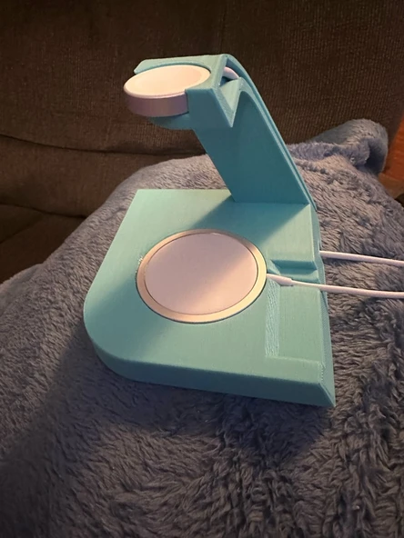 Kamera Kesikli Apple Watch ve Magsafe Şarj Standı (Plastik Aparattır!!!)