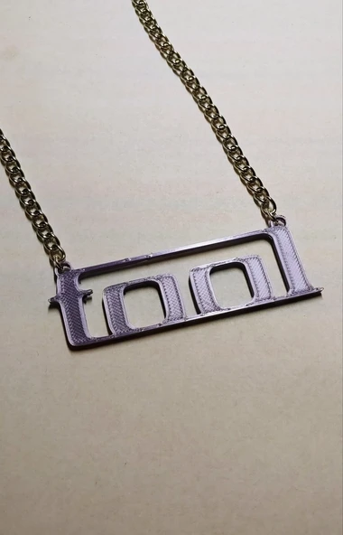 Byr Tool Band 10.000 Gün Logo Kolye (Sadece Plastik Aparattır!!!) 3D - 1