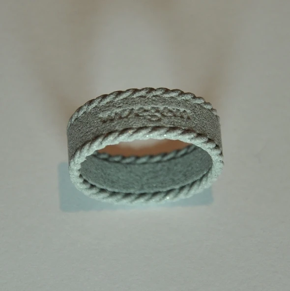 Byr metin ve ip süslemeli yüzük (Plastik Aparattır!!!) 3D ürün görseli